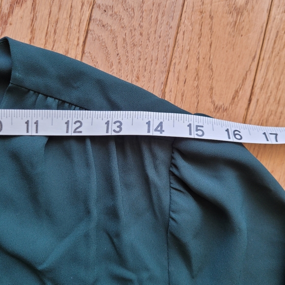 Sunday Best Aritzia Crop Front Tie Kimberly Long Sleeve Blouse Green - Picture 13 of 16